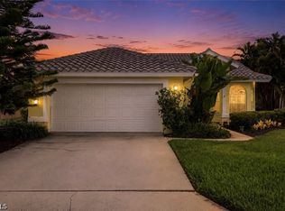 25060 Bay Cedar Dr, Bonita Springs, FL 34134