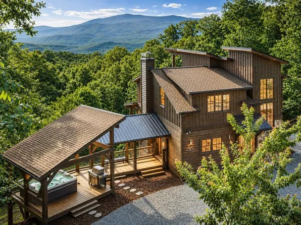 128 Amy Creek Cir, Ellijay, GA 30540