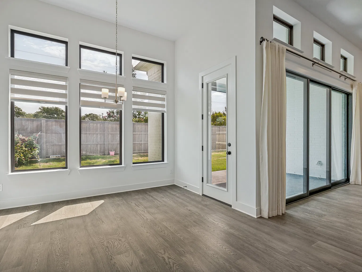 4 bed, 3.5 bath, 3008 sqft, $4,500 — Photo 4