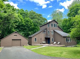 36 Hampshire Dr, Hamden, CT 06518