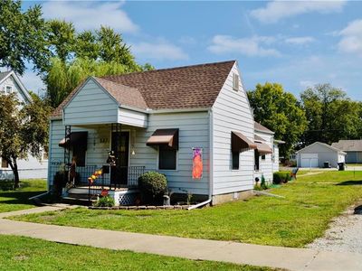 527 S Sycamore St, Ottawa, KS, 66067
