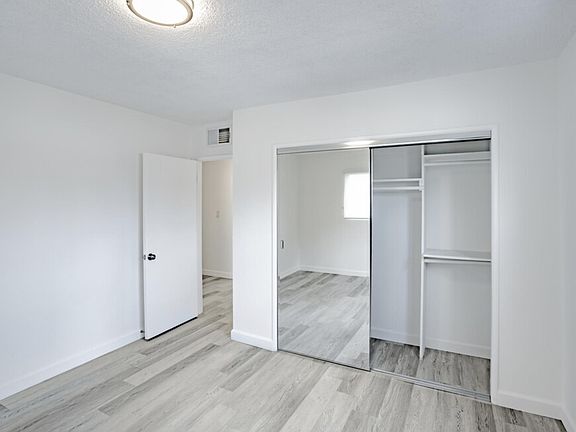 *IMAGES: Model Unit -Vacant units might differ slightly, inquire within for images/video from our manager*