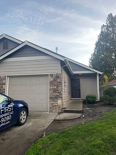 3576-3578 Fisher Ct NE Photo 1