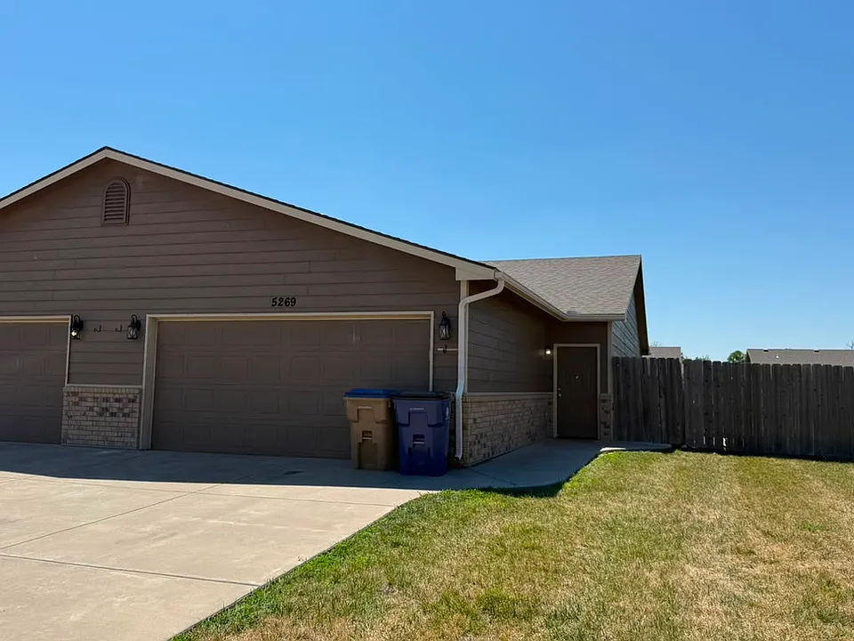 5269 N Cypress Cir