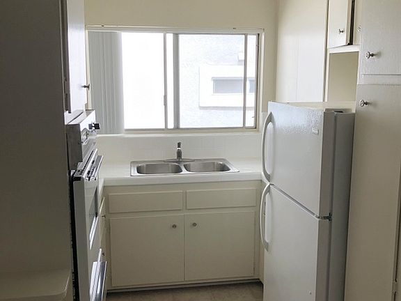 2nd image of 1807 Purdue Ave APT 8