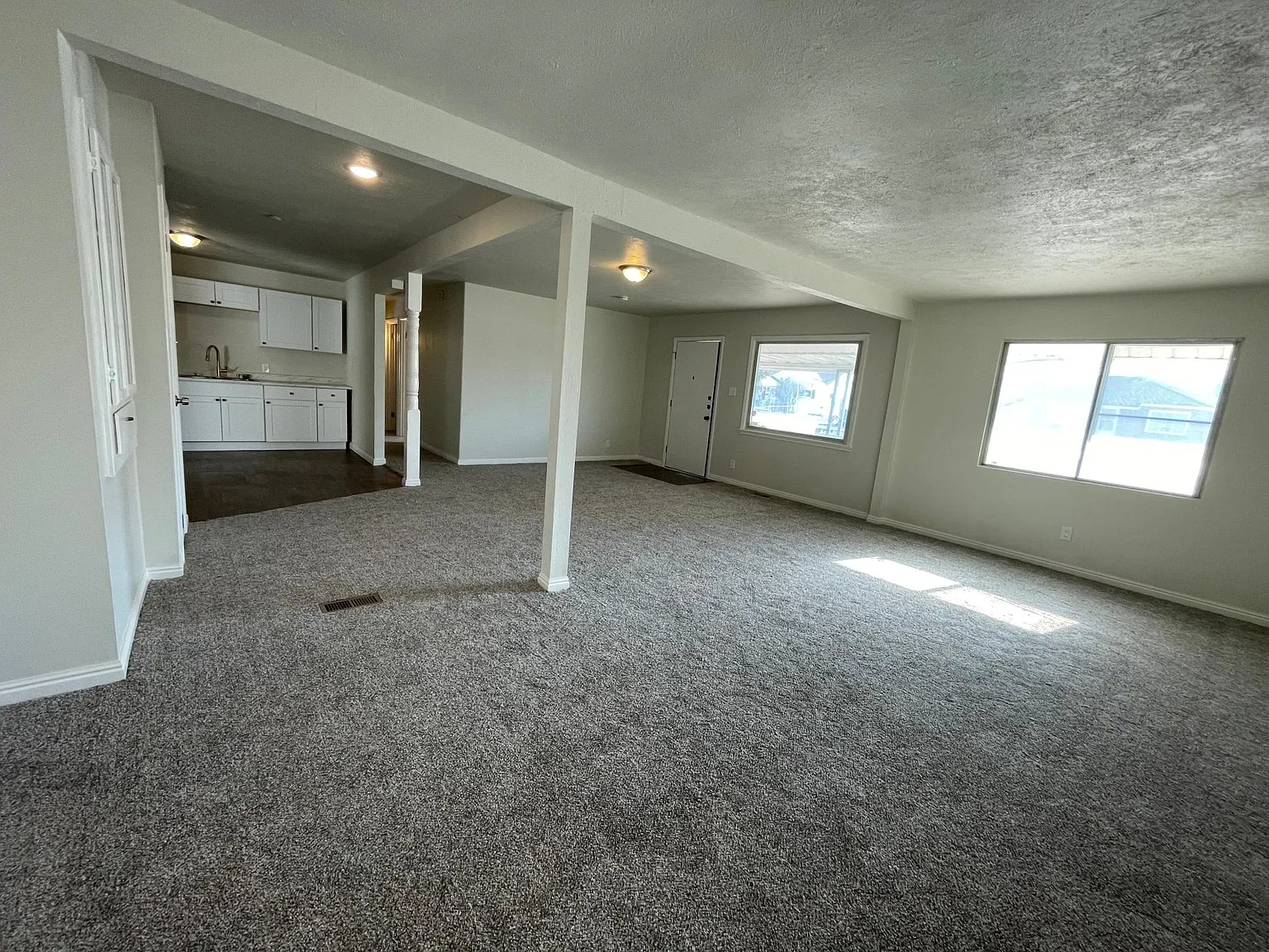 4 bed, 1400 sqft, $1,850 — Photo 4