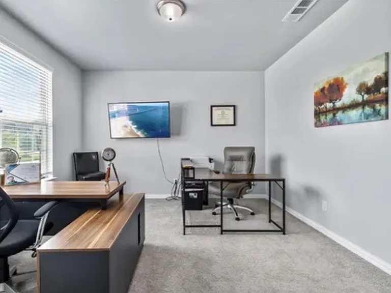 212 Darlington Trl — Photo 3