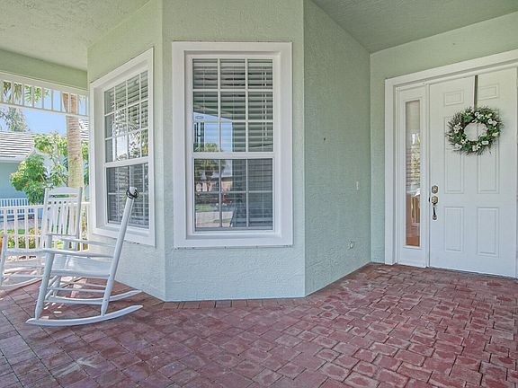2nd image of 134 NW Willow Grove Avenue