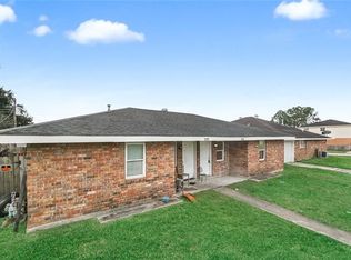 2305 Octavia Dr, Chalmette, LA 70043