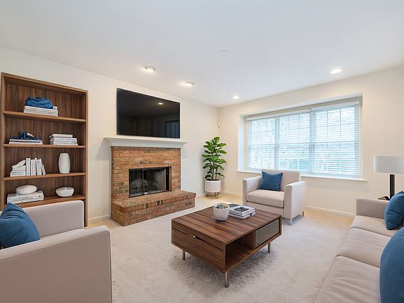 FAMILY ROOM (STAGED)