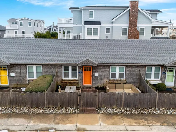 74 W 13th St #74, Avalon, NJ 08202