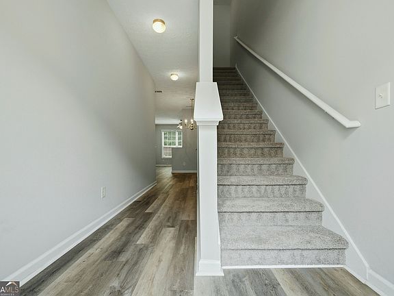 2nd image of 1622 Jackson Way