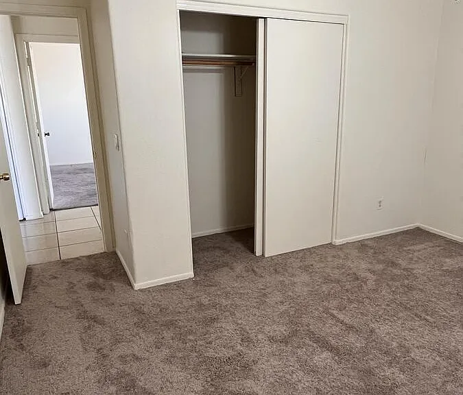 1597 W Mountain View Rd #5 — Photo 6