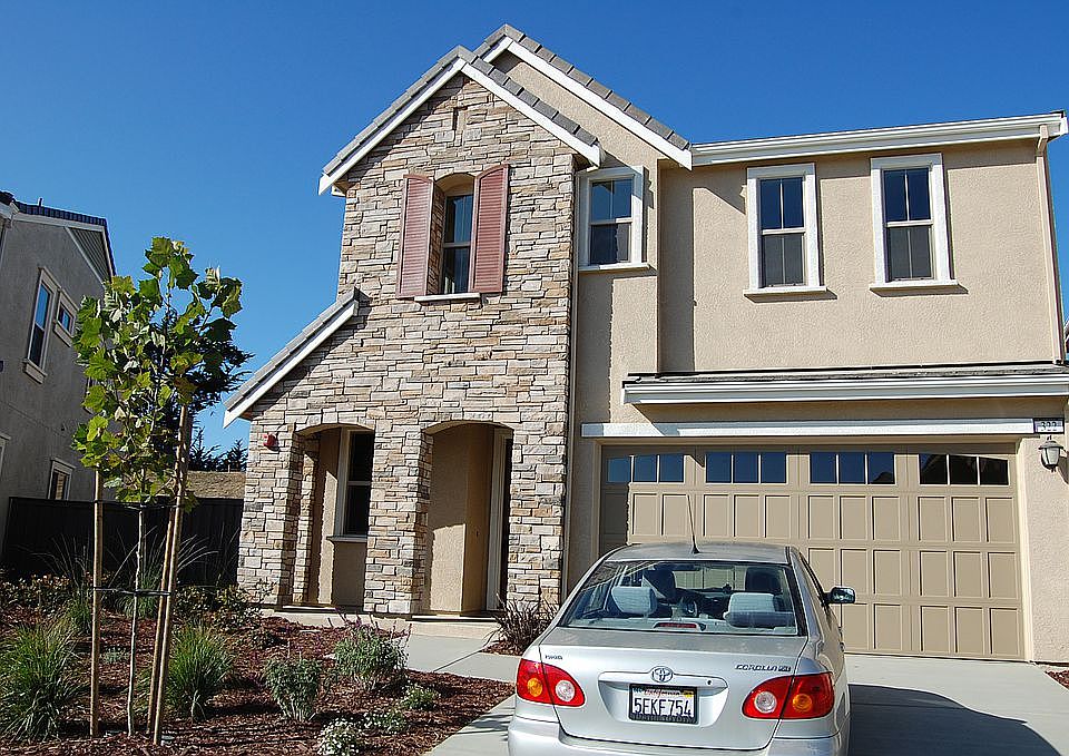 1st image of 322 Crestview Cir
