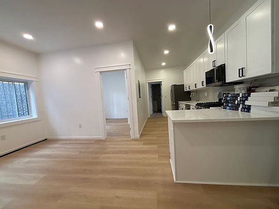 2nd image of 2516 Centre Ave #I