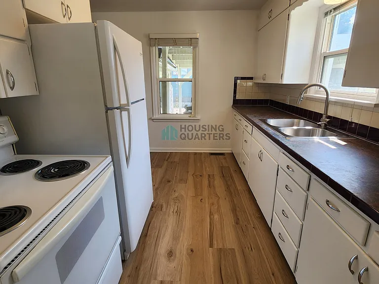 4120 W Sanson Ave — Photo 9