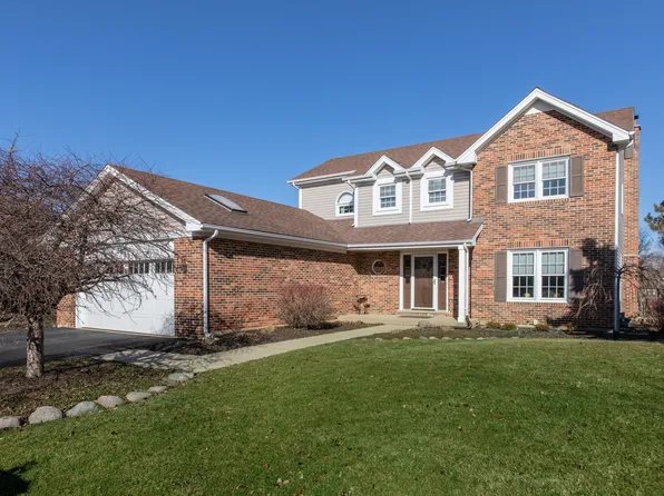 282 Waterford Dr, Lake Zurich, IL 60047