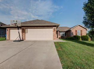1659 N Pigeon Rd, Nixa, MO 65714