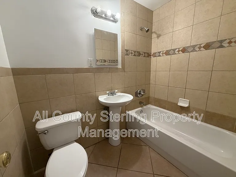 123 NW 26th St — Photo 7