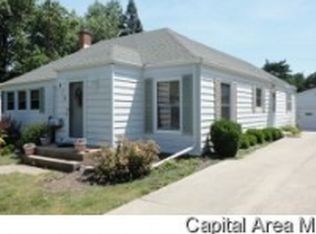 410 N Shumway St, Taylorville, IL 62568