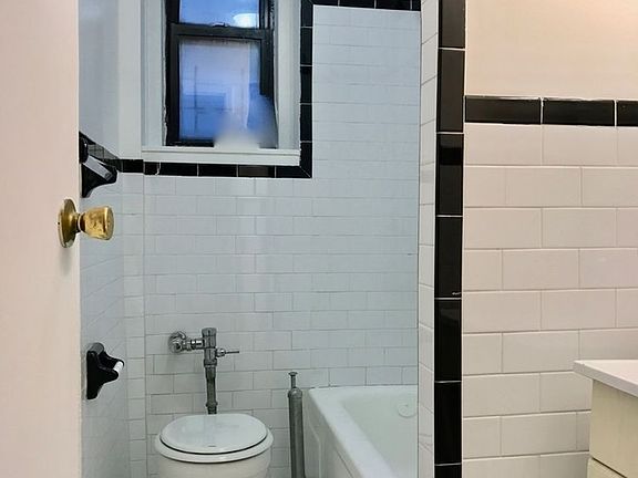 4th image of 417 Ocean Ave APT A4