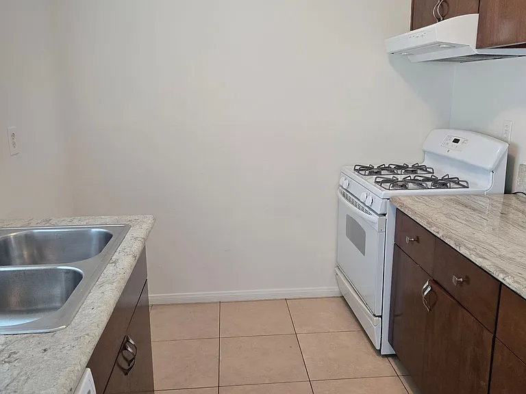 7802 Shaffer Cir — Photo 8