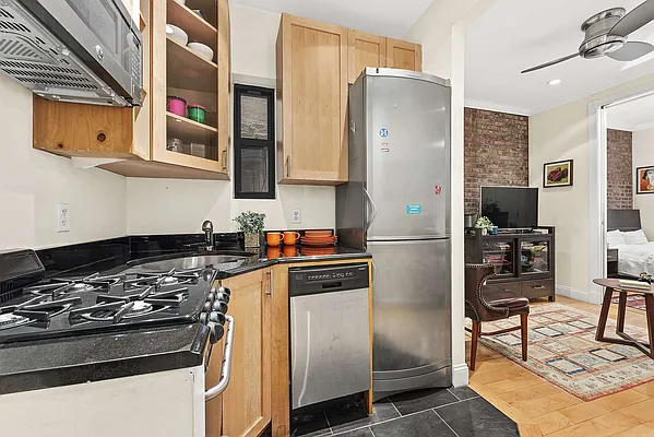 Rented by Compass | media 10