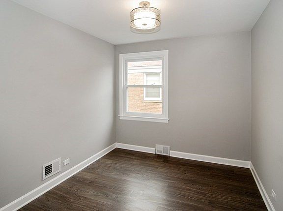 4th image of 2920 Elder Ln
