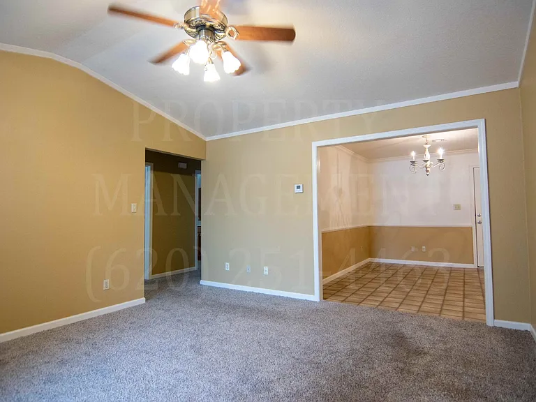 813 Shawnee St — Photo 8