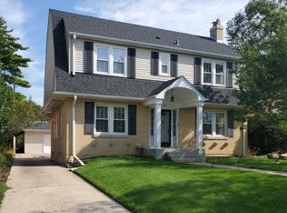 1401 S Vine Ave, Park Ridge, IL 60068