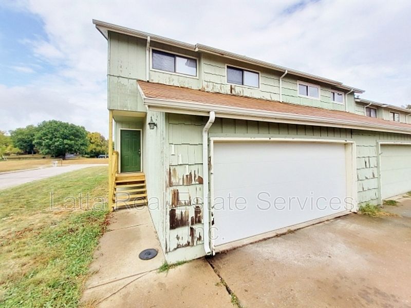 1st image of 111 Crawford Ln