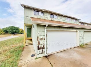 111 Crawford Ln, Liberty, MO 64068