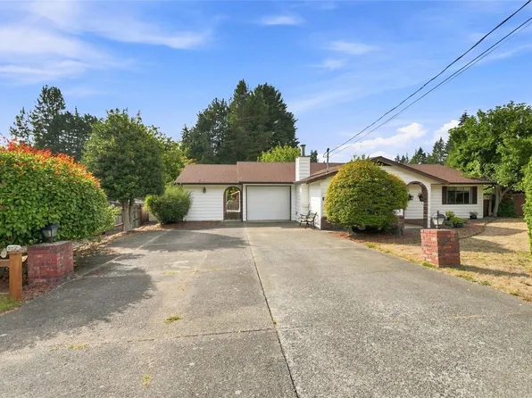 517 Hall Rd, Qualicum Beach, BC V9K 1B7