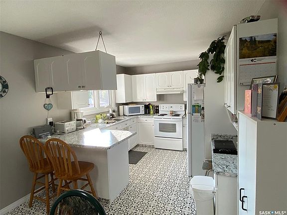 4th image of 333 7th Ave W