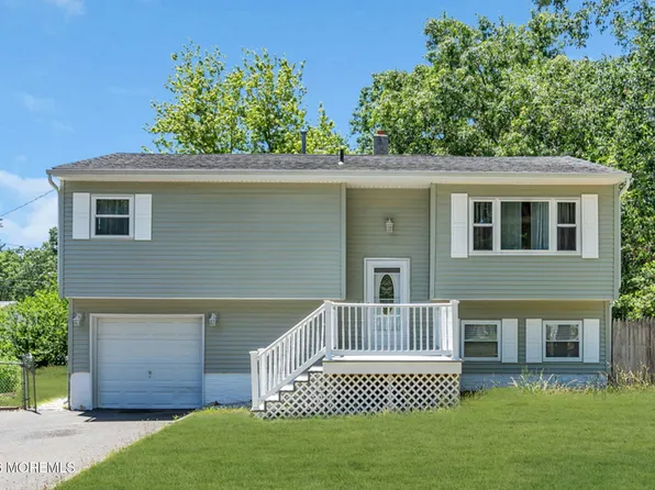 2144 Dover Pines Avenue, Toms River, NJ 08755