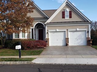 28 Dillon Way, Washington Crossing, PA 18977