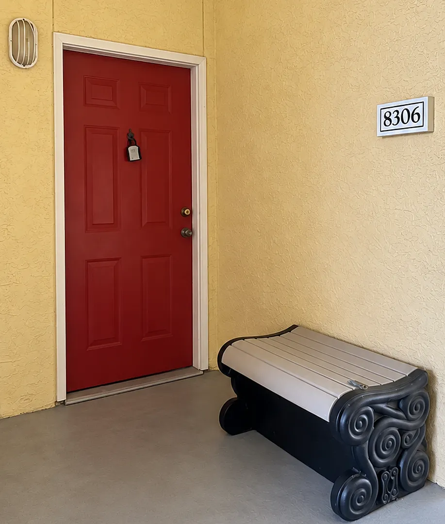 Gated Maitland community 2 bed 2 bath condo in Visconti West Condominium — Photo 2