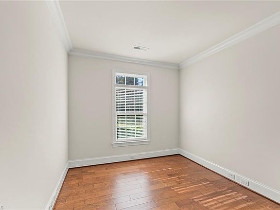 3rd image of 4973 Fleetwood Cir