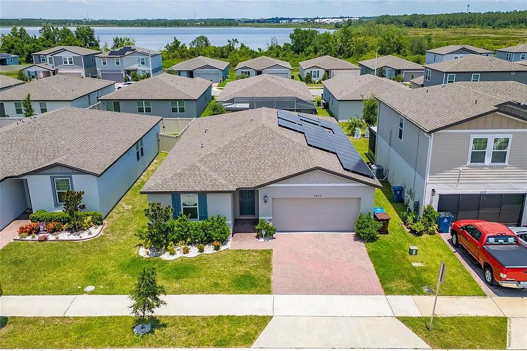 4 bed, 3.0 bath, 1978 sqft, $2,700 — Photo 3