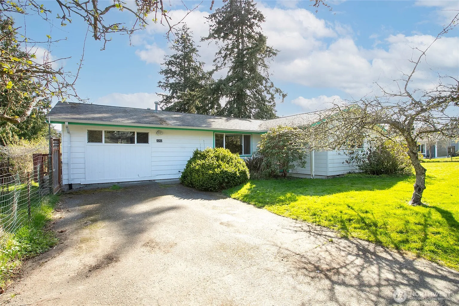 2202 Mill Avenue photo 1