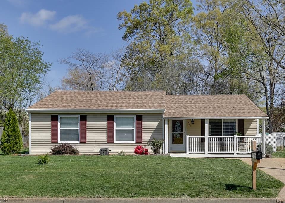 1st image of 961 Chatsworth Dr
