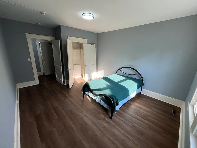 724 S Broad St — Photo 10