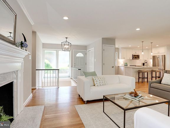 4th image of 2711 N Kensington St