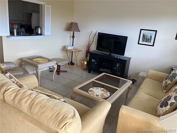 3rd image of 3016 Cambridge Cir #3016-A