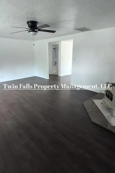 3073 Vickie Ln — Photo 6