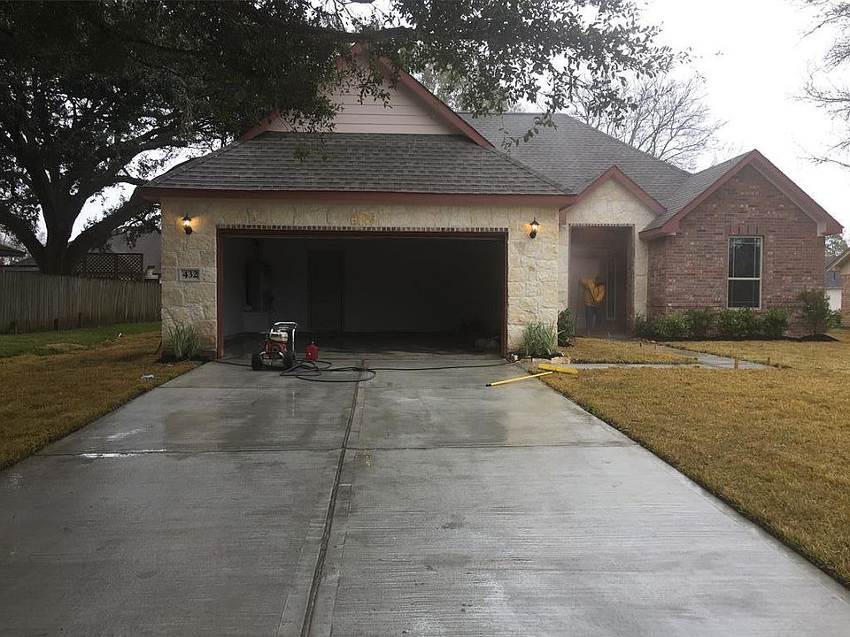 1st image of 432 S Amherst Dr