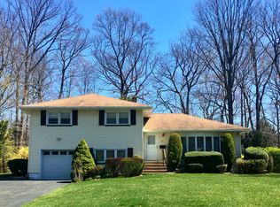 52 Poplar St, Nanuet, NY 10954