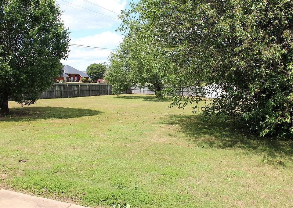 2nd image of 11 Wildwood Dr