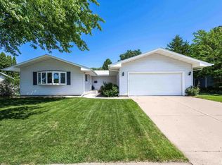 3413 35th Ave, Moline, IL 61265