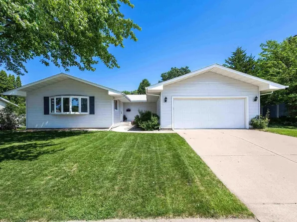 3413 35th Ave, Moline, IL 61265